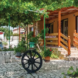 Stunning In With Kitchen Appartamento